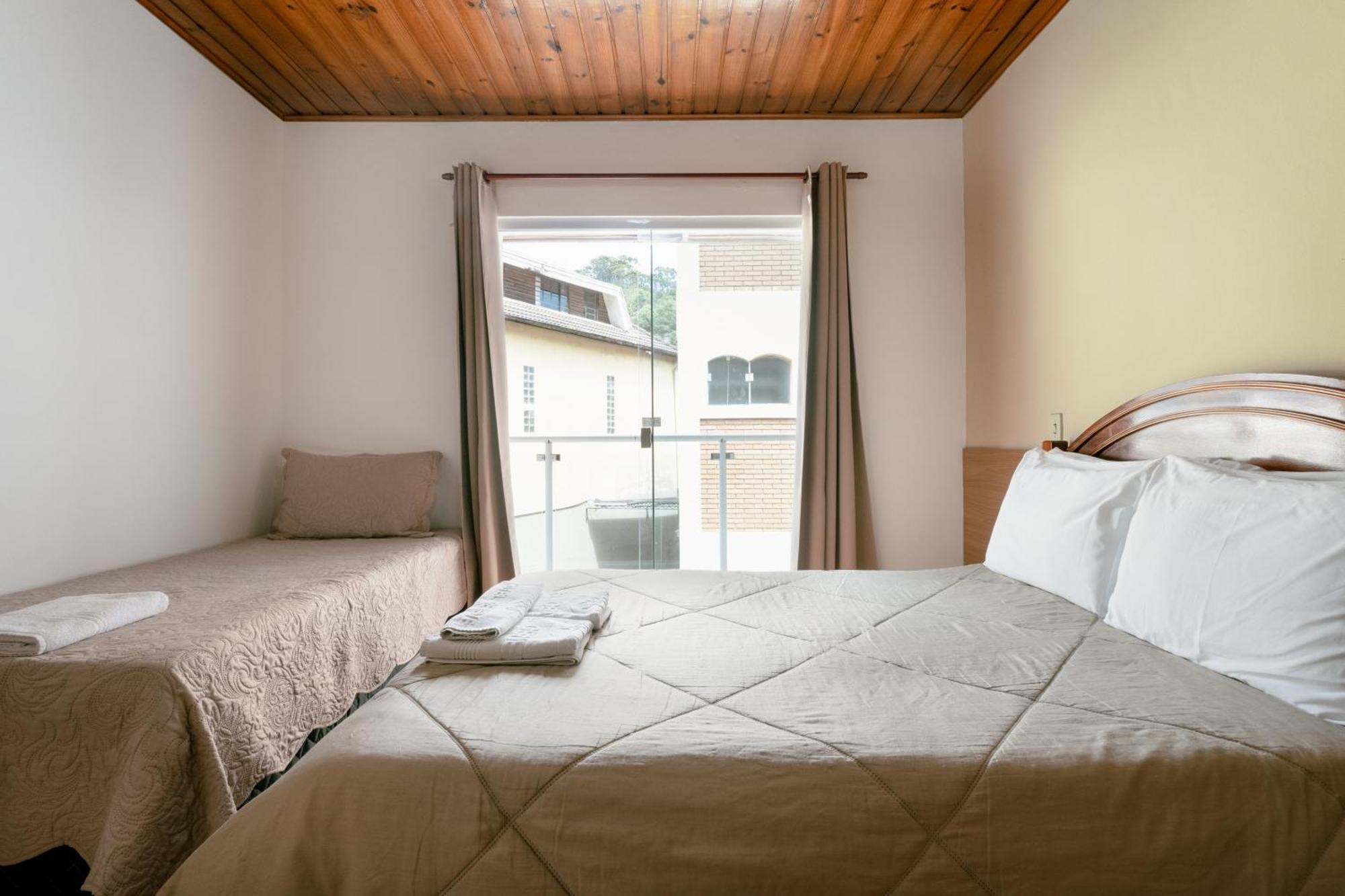 Hotel Geneve - 2Km Do Capivari Campos do Jordão الغرفة الصورة