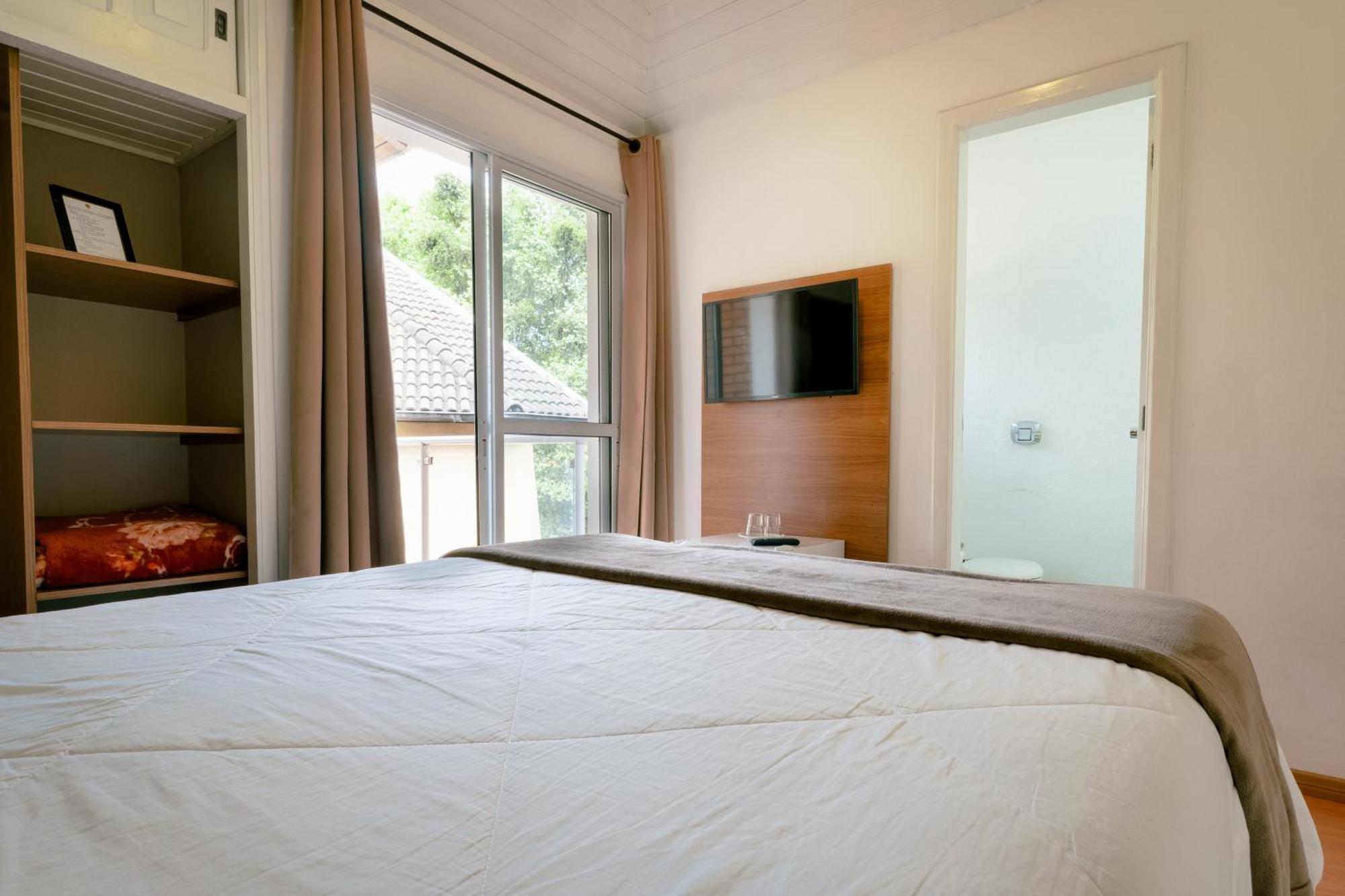 Hotel Geneve - 2Km Do Capivari Campos do Jordão الغرفة الصورة
